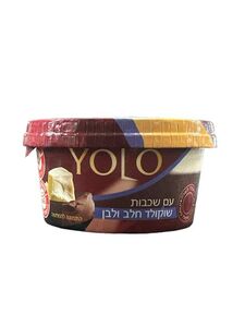 מעדן יולו עם שכבות שוקולד חלב ולבן