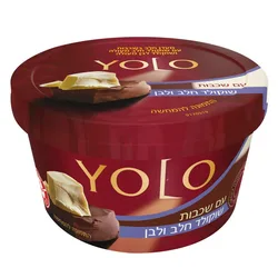 מעדן יולו עם שכבות שוקולד חלב ולבן